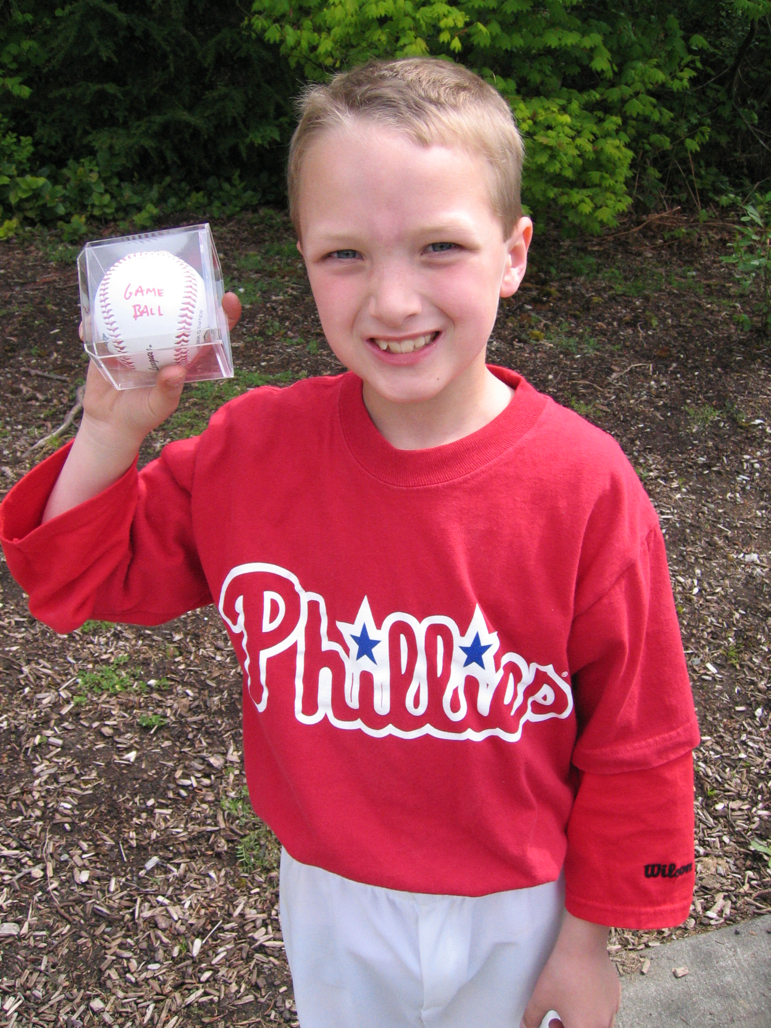 Baseball2007/12Riley_got_the_game_ball_after_making_a_double_play_at_third_base_and_another_out_in_the_same_inning.jpg
